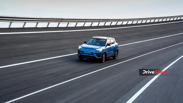 ഫണ്‍, ഫാസ്റ്റ്, ഫിയര്‍ലെസ് XUV400; മഹീന്ദ്ര ഇലക്ട്രിക് എസ്‌യുവി റിവ്യൂ വായിക്കാം