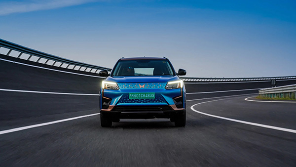 Mahindra XUV400 Vs Tata Nexon EV Max; ഇന്റീരിയര്‍, എക്‌സ്റ്റീരിയര്‍, ബാറ്ററി തമ്മിലുള്ള താരതമ്യം ഇതാ