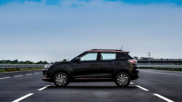 Mahindra XUV400 Vs Tata Nexon EV Max; ഇന്റീരിയര്‍, എക്‌സ്റ്റീരിയര്‍, ബാറ്ററി തമ്മിലുള്ള താരതമ്യം ഇതാ