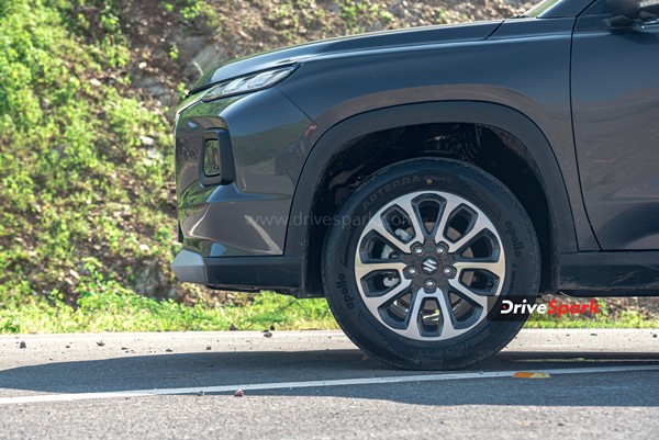 പീതാംബരൻ സാറേ...Maruti Grand Vitara ബോംബ് പൊട്ടിച്ചിട്ടുണ്ടേ! വില വിവരങ്ങൾ ഇങ്ങനെ