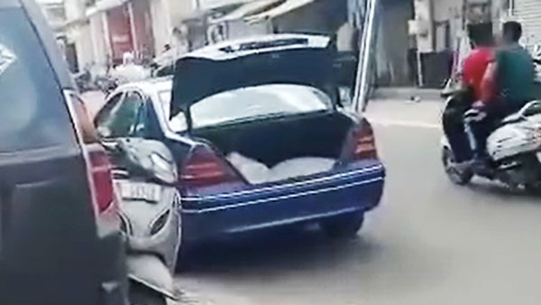  പണിക്കൂലി നല്‍കിയില്ല; ഉടമയുടെ ബെന്‍സ് കാര്‍ കത്തിച്ച് കോണ്‍ട്രാക്ടറുടെ 'പ്രതികാരം'