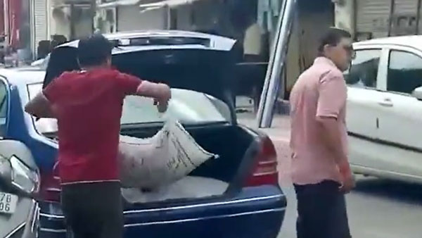  പണിക്കൂലി നല്‍കിയില്ല; ഉടമയുടെ ബെന്‍സ് കാര്‍ കത്തിച്ച് കോണ്‍ട്രാക്ടറുടെ 'പ്രതികാരം'