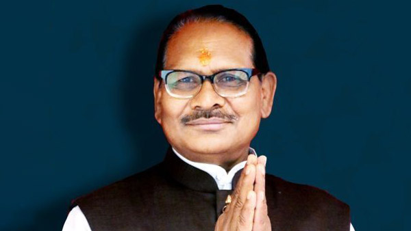 'മോശം റോഡുകളില് അപകടം കുറവ്'; അറ്റകുറ്റപ്പണിയെ കുറിച്ച് ചോദിച്ചപ്പോള് വിചിത്ര പ്രസ്താവനയുമായി മന്ത്രി 'മോശം റോഡുകളില് അപകടം കുറവ്'; അറ്റകുറ്റപ്പണിയെ കുറിച്ച് ചോദിച്ചപ്പോള് വിചിത്ര പ്രസ്താവനയുമായി മന്ത്രി