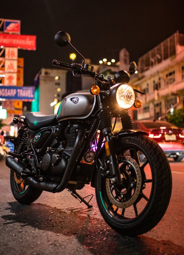 വില പോലെ വിൽപ്പനയിലും വിപ്ലവം തീർത്ത് Hunter 350, പോയ മാസം വിറ്റഴിഞ്ഞത് 18,197 യൂണിറ്റുകൾ