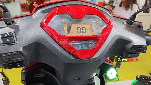 2022 ഇവി ഇന്ത്യ എക്സ്പോ: മൂന്ന് ഹൈ-സ്പീഡ് ഇലക്ട്രിക് സ്കൂട്ടറുകള് അവതരിപ്പിച്ച് Shema 2022 ഇവി ഇന്ത്യ എക്സ്പോ: മൂന്ന് ഹൈ-സ്പീഡ് ഇലക്ട്രിക് സ്കൂട്ടറുകള് അവതരിപ്പിച്ച് Shema