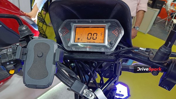 2022 ഇവി ഇന്ത്യ എക്സ്പോ: മൂന്ന് ഹൈ-സ്പീഡ് ഇലക്ട്രിക് സ്കൂട്ടറുകള് അവതരിപ്പിച്ച് Shema 2022 ഇവി ഇന്ത്യ എക്സ്പോ: മൂന്ന് ഹൈ-സ്പീഡ് ഇലക്ട്രിക് സ്കൂട്ടറുകള് അവതരിപ്പിച്ച് Shema