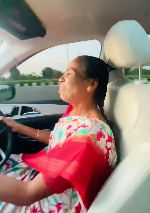 ആ സന്തോഷമൊന്ന് കാണണം; മകന്റെ പുത്തന്‍ XUV 700 ഓടിച്ച് 'പൂതി' തീർക്കുന്ന അമ്മ