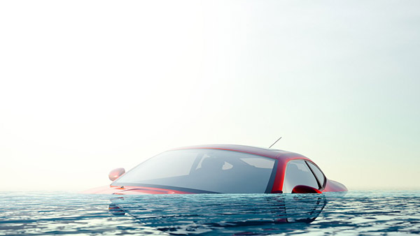 വെളളത്തിൽ മുങ്ങിപ്പോയാൽ കാറിൽ നിന്ന് രക്ഷപ്പെടേണ്ടത് എങ്ങനെ? അറിഞ്ഞ് വച്ചോ