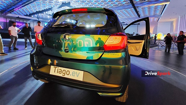 റേഞ്ചിൻ്റെ കാര്യത്തിൽ പുലിയാണ് കേട്ടാ! Tata Tiago Ev ഒരു കലക്ക് കലക്കും