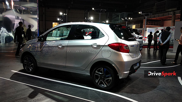 Tata Tiago ഇവിയുടെ ലോഞ്ച് നാളെ; എക്‌സ്റ്റീരിയര്‍ വെളിപ്പെടുത്തി, പ്രതീക്ഷിക്കാവുന്ന വില വിവരങ്ങള്‍ ഇതാ