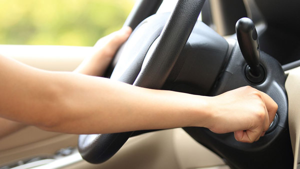 ട്രാഫിക് ബ്ലോക്കിൽ എഞ്ചിൻ ഓഫ് ചെയ്യണോ വേണ്ടയോ എന്ന സംശയമുണ്ടോ? 