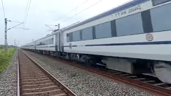 കർണാടകയിൽ വന്ദേ ഭാരത് എക്സ്പ്രസ്സ് അടുത്ത വർഷമെത്തും; കേരളത്തിൽ എന്ന്? 