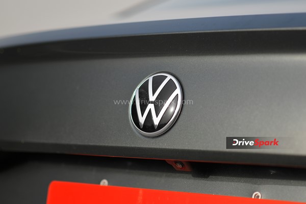 വെള്ളപ്പൊക്കം; കാറുടമകള്‍ക്ക് സഹായഹസ്തവുമായി ഫോക്‌സ്‌വാഗണ്‍