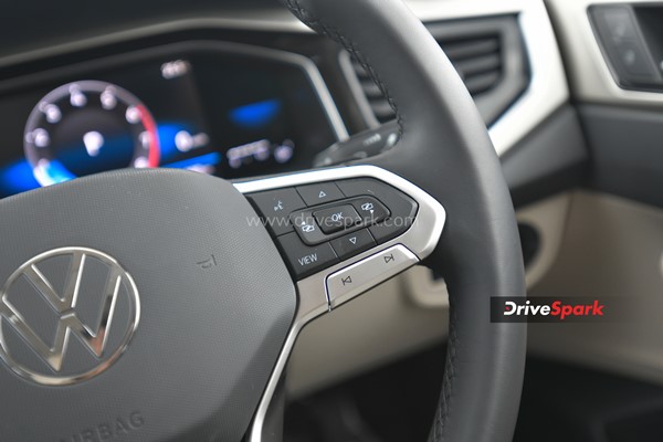 വെള്ളപ്പൊക്കം; കാറുടമകള്‍ക്ക് സഹായഹസ്തവുമായി ഫോക്‌സ്‌വാഗണ്‍