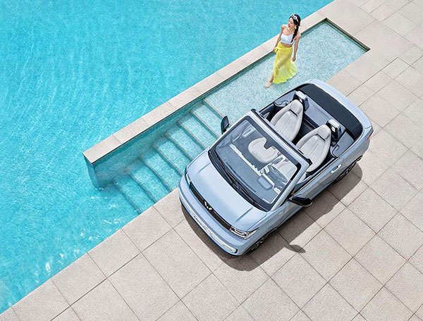 ആള് ചെറുതാണെങ്കിലും സംഭവംകൊള്ളാം, മിനി ഇലക്ട്രിക് കാറിന്റെ കൺവേർട്ടബിൾ മോഡലുമായി വുലിംഗ്