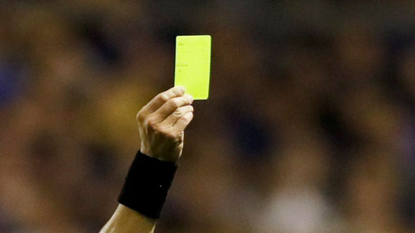 വിമാനത്തിലും മഞ്ഞക്കാര്‍ഡുണ്ട്! കിട്ടിയാല്‍ എന്ത് സംഭവിക്കുമെന്ന് അറിയാമോ?