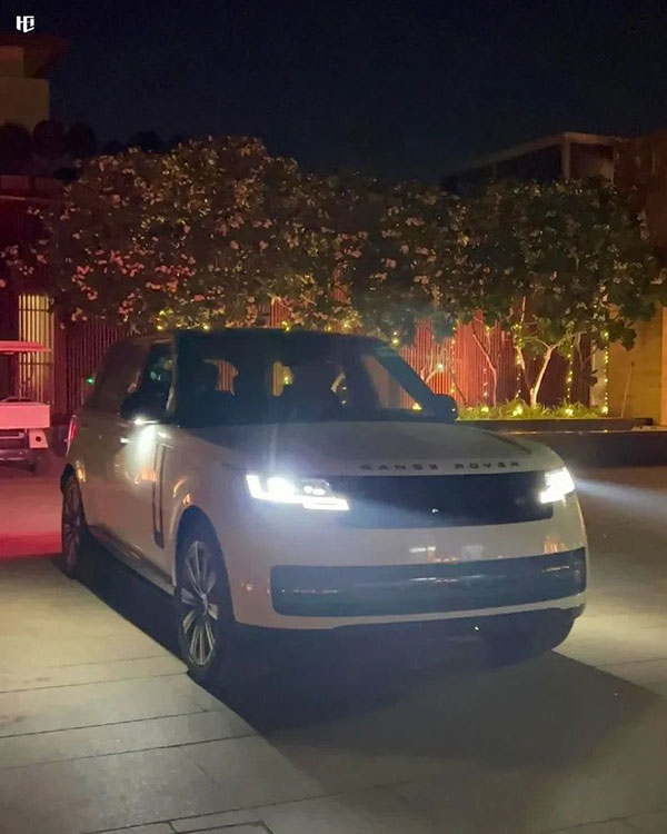 യാത്രക്കായി നാല് കോടി രൂപയുടെ റേഞ്ച് റോവർ എസ്‌യുവി വാങ്ങി ഗൗതം അദാനി