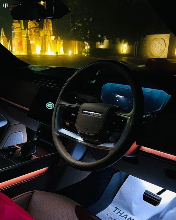 യാത്രക്കായി നാല് കോടി രൂപയുടെ റേഞ്ച് റോവർ എസ്‌യുവി വാങ്ങി ഗൗതം അദാനി