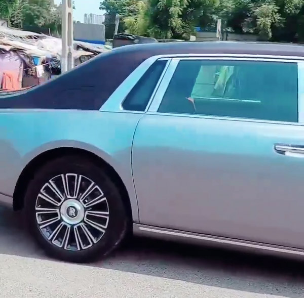 ദീപാവലിക്ക് 2 Rolls Royce കൂടി; അംബാനിയുടെ ഗാരോജ് വീണ്ടും വലുതാവുന്നു