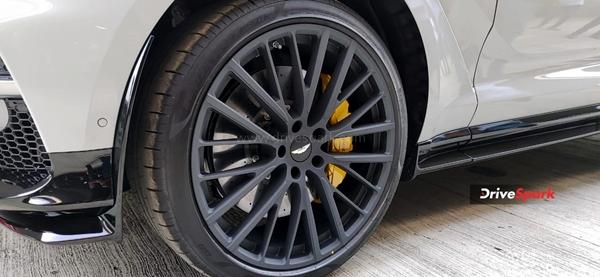 707 PS കരുത്തുമായി DBX! ലോകത്തിലെ ഏറ്റവും പവർഫുൾ ലക്ഷ്വറി എസ്‌യുവി അവതരിപ്പിച്ച് Aston Martin