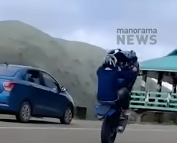 താക്കീത് വകവെക്കാതെ സ്റ്റണ്ടിംഗ് നടത്തി MVD-യെ 'കളിയാക്കി'; റൈഡറുടെ ലൈസന്‍സ് പോയി; ബൈക്ക് കസ്റ്റഡിയില്‍ 