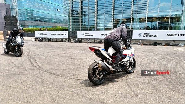 ബുക്കിംഗിന് പിന്നാലെ ഡെലിവറിയിലും കരുത്ത് കാട്ടി BMW G 310 RR; 100 ദിവസത്തിനുള്ളില്‍ 1,000 യൂണിറ്റ് നിരത്തില്‍