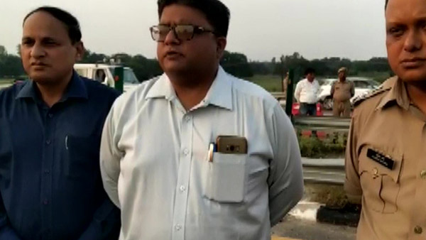 BMW കാര്‍ 230 കി.മീ വേഗതയില്‍ പായുന്നത് FB ലൈവിട്ടതിന് പിന്നാലെ ട്രക്കിലിടിച്ചു; 4 പേര്‍ മരിച്ചു