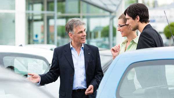 കാർ വാങ്ങി ചുമ്മാ പോന്നാ പോര... ഡീലോറോട് ചില ചോദ്യങ്ങൾ ചോദിച്ചിട്ടു വേണം പോരാൻ