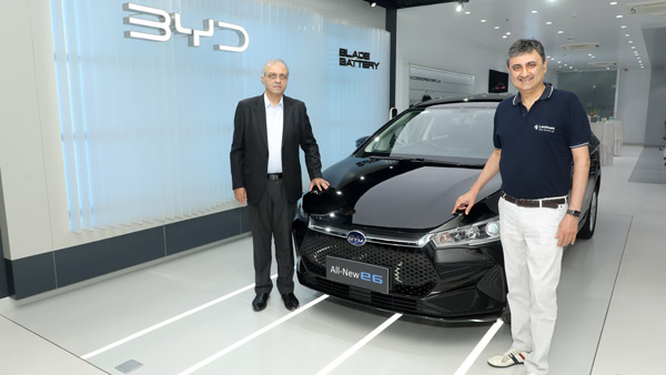 ആസിഫിന്റെ ഗരാജിലേക്ക് BYD e6 ഇലക്‌ട്രിക് എംപിവി കൂടി, വാങ്ങിയത് ഭാര്യ സമ ആസിഫ് അലി