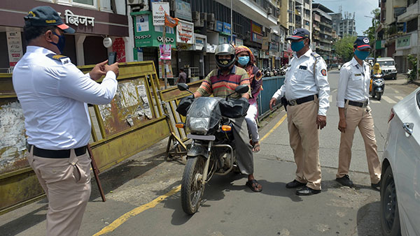 തെളിവ് കിട്ടിയാലേ ചലാന്‍ അടക്കൂവെന്ന് ട്വീറ്റ്; പൊലീസിന്റെ മറുപടിക്ക് പിന്നാലെ പോസ്റ്റും മുക്കി ഓടി സ്‌കൂട്ടറുടമ