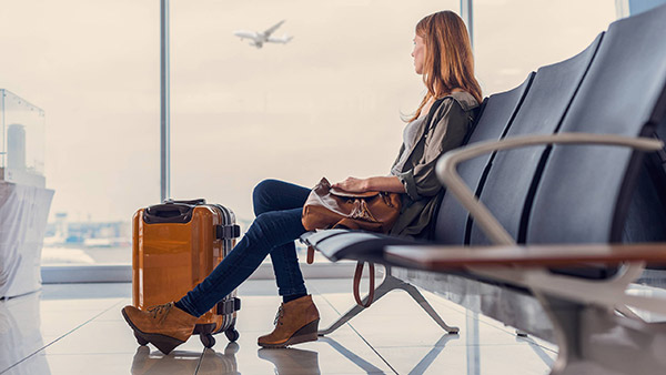 വിമാന യാത്രയില്‍ ജീന്‍സ് പാന്റ് ധരിക്കുന്നത് നല്ലതാണോ? വിദഗ്ധര്‍ പറയുന്നത് ഇതാണ് 