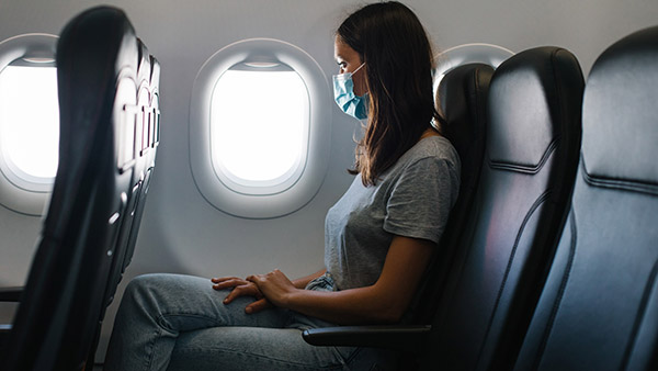 വിമാന യാത്രയില്‍ ജീന്‍സ് പാന്റ് ധരിക്കുന്നത് നല്ലതാണോ? വിദഗ്ധര്‍ പറയുന്നത് ഇതാണ് 