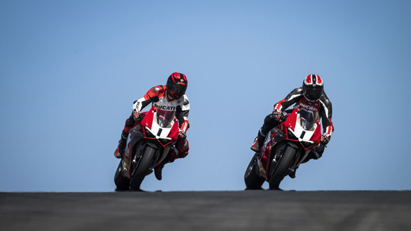 കൂടുതല്‍ ഫീച്ചറുകളും, ശകത്മായ എഞ്ചിനും; 2023 Panigale V4 R അവതരിപ്പിച്ച് Ducati