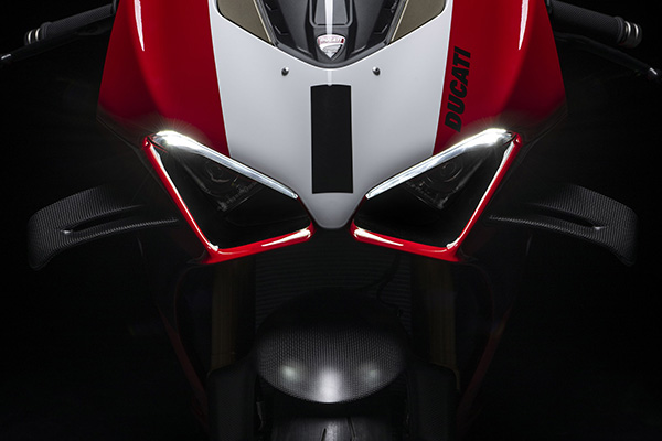കൂടുതല്‍ ഫീച്ചറുകളും, ശകത്മായ എഞ്ചിനും; 2023 Panigale V4 R അവതരിപ്പിച്ച് Ducati