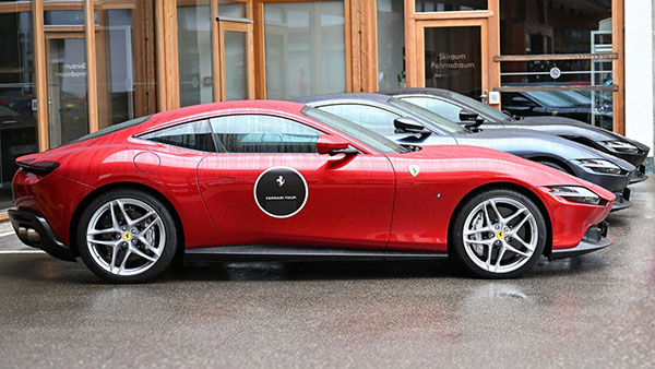 എല്ലാ ഫെറാറി കാറുകളും ചുവപ്പാണോ? എന്താണ് ആ രഹസ്യം 