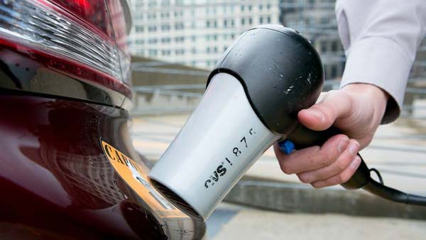 കാര്‍ വില്‍ക്കാന്‍ പ്ലാനുണ്ടോ? ഈ ടിപ്പുകള്‍ പരീക്ഷിച്ച് നോക്കൂ...നല്ല വിലക്ക് വില്‍ക്കാം