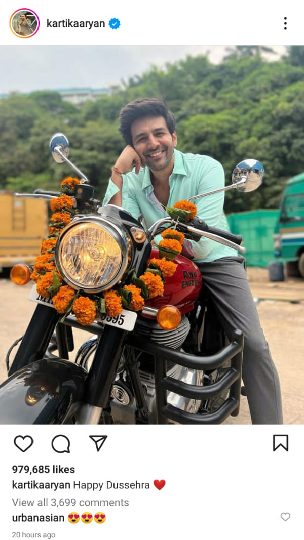 ക്ലാസിക് 350 മോഡലിനൊപ്പം ദസറ ആശംസകൾ നേർന്ന് ബോളിവുഡ് സൂപ്പർസ്റ്റാർ കാർത്തിക് ആര്യൻ