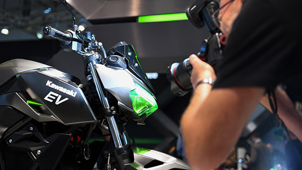 ഇലക്ട്രിക് മോട്ടോര്‍സൈക്കിള്‍ അവതരിപ്പിച്ച് Kawasaki; ലോഞ്ച് 2023 ഓടെ