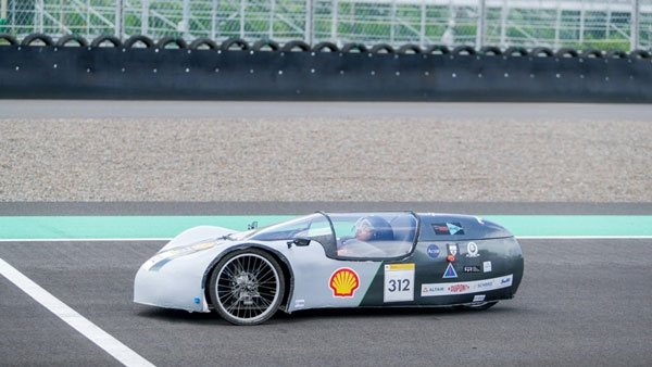 മലയാളി വിദ്യാര്‍ഥികളുടെ 'വണ്ടി'-ക്ക് അന്താരാഷ്ട്ര അവാർഡ്; ഇലക്ട്രിക് കാര്‍ നിർമിച്ചത് മാലിന്യ വസ്തുക്കളിൽ നിന്നും 