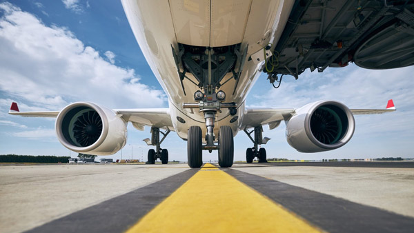 പിന്നോട്ട് അല്ല മുന്നോട്ട്! വിമാനത്തിന്റെ നോസ് ലാൻഡിംഗ് ഗിയറിനുമുണ്ട് ചില പ്രത്യേകതകൾ