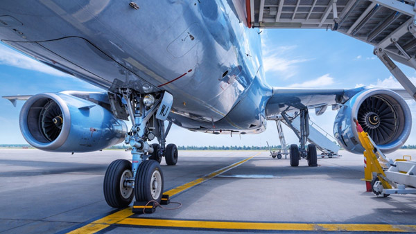 പിന്നോട്ട് അല്ല മുന്നോട്ട്! വിമാനത്തിന്റെ നോസ് ലാൻഡിംഗ് ഗിയറിനുമുണ്ട് ചില പ്രത്യേകതകൾ