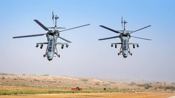 സൈനികരംഗത്തെ ഇന്ത്യയുടെ പുതിയ സേവകൻ; ലൈറ്റ് കോംബാറ്റ് ഹെലികോപ്റ്ററുകൾ വ്യോമസേനക്ക് കൈമാറി