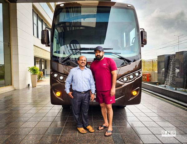 ചലിക്കുന്ന കൊട്ടാരം, പുത്തൻ കാരവാൻ ഏറ്റുവാങ്ങാൻ നേരിട്ടെത്തി മോഹൻലാൽ