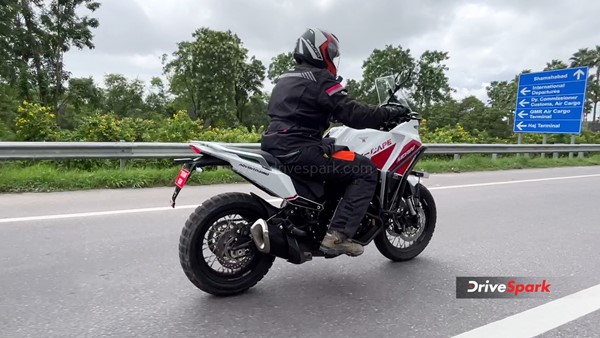 സാഹസികതയിലേക്ക് ഇറങ്ങിച്ചെല്ലാം; Moto Morini X-Cape 650X റിവ്യു