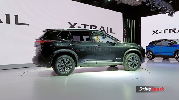 ചെസ്റ്റ് നമ്പർ 2, നിസാൻ X-ട്രെയിൽ; ഫോർച്യുണറിന് ഒത്ത എതിരാളിയോ? അടുത്തറിയാം പഹയനെ