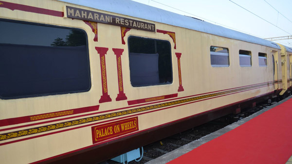 രാജകീയ യാത്രകളുടെ അവസാനവാക്ക്... ഇന്ത്യയിലെ ലക്ഷ്വറി ട്രെയിനുകളെ പരിചയപ്പെടാം