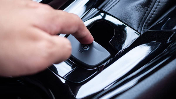 കാർ ഫ്യുവൽ പമ്പിലെ മർദ്ദം സ്വയം എങ്ങനെ പരിശോധിക്കാം?