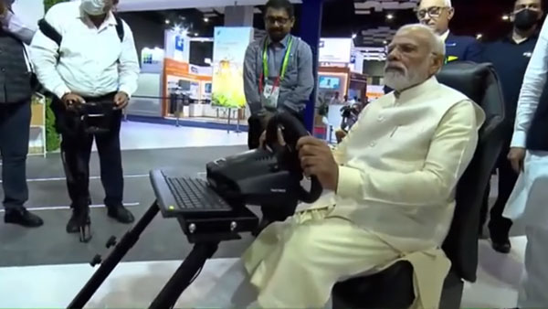 സ്വീഡനിൽ കാർ ഓടിച്ച് പ്രധാനമന്ത്രി, സാധ്യമാക്കിയത് 5G കണക്റ്റഡ് ടെക്നോളജിയിലൂടെ