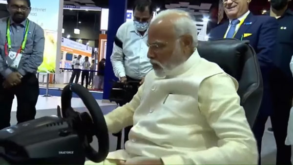 സ്വീഡനിൽ കാർ ഓടിച്ച് പ്രധാനമന്ത്രി, സാധ്യമാക്കിയത് 5G കണക്റ്റഡ് ടെക്നോളജിയിലൂടെ