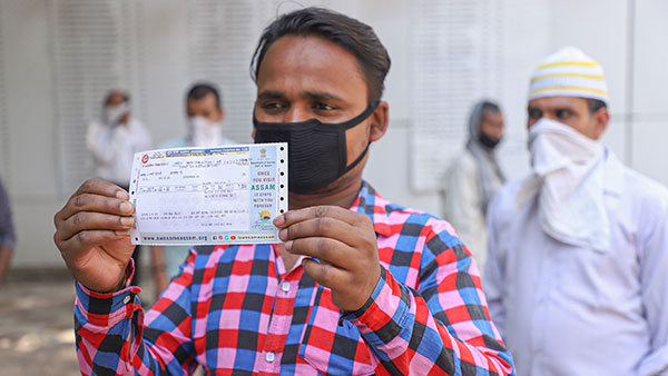 ഇനി കണ്‍ഫേം ട്രെയിന്‍ ടിക്കറ്റുകള്‍ മറ്റൊരു വ്യക്തിക്ക് കൈമാറാം; നിങ്ങള്‍ ചെയ്യേണ്ടത് ഇത്രമാത്രം